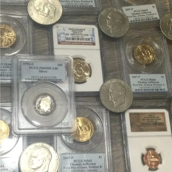 Assorted Coin Collection - Picture 15 of 16